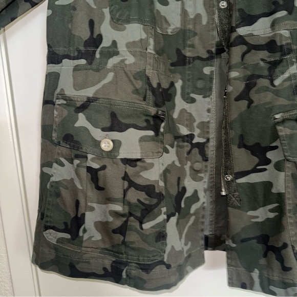 TORRID CAMO UTILITY CARGO JACKET ANORAK PLUS CURVE 00 NWT GREEN ARMY POCKETS - Picture 8 of 12